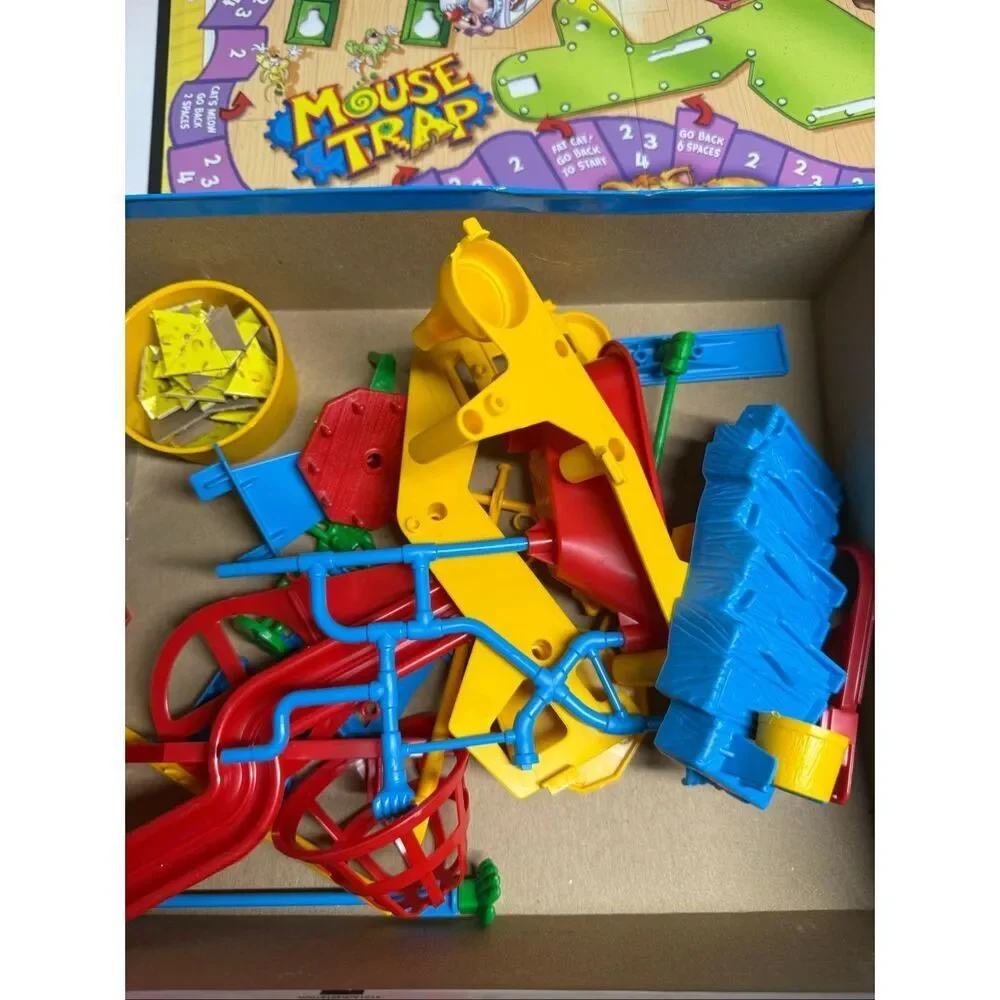 Hasbro MOUSE TRAP Board Game 100% COMPLETE Milton Bradley 2005 VERSION EUC